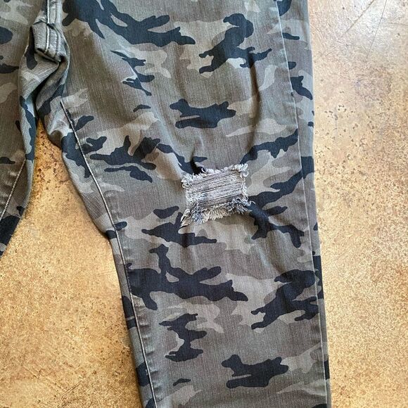 Lane bryant Skinny‎ Camo Print Distressed Mid Rise Super Stretch Jeans - Picture 7 of 8